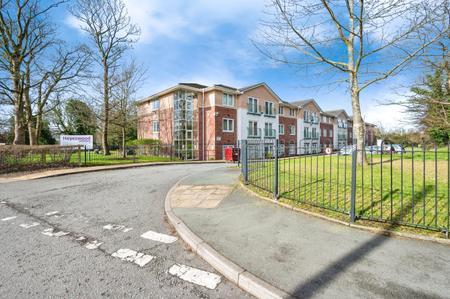 2 bedroom Flat for sale in Heyeswood, Haydock, WA11