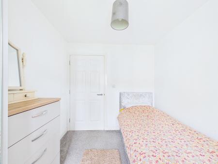 2 bedroom Flat for sale in Heyeswood, Haydock, WA11