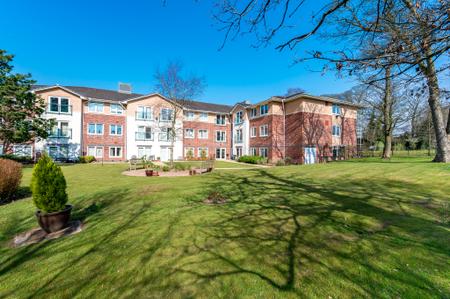 2 bedroom Flat for sale in Heyeswood, Haydock, WA11