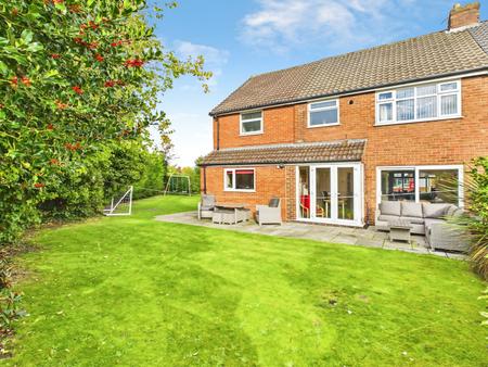 4 bedroom Semi-detached house for sale in Davy Close, Eccleston, St Helens, WA10