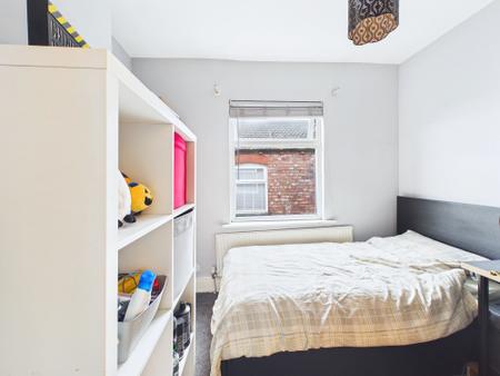 4 bedroom Terraced House for sale in Grange Park Road, St Helens, WA10