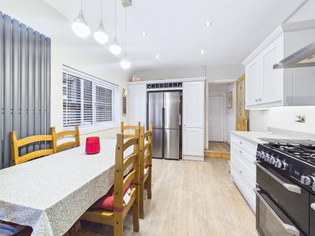 4 bedroom Terraced House for sale in Grange Park Road, St Helens, WA10