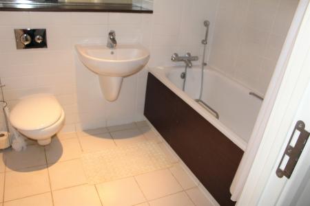 2 bedroom Flat to let in West Wear Street, City Centre, Sunderland, SR1