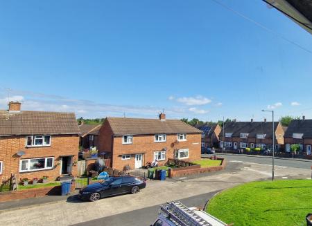3 bedroom Semi-detached house to let in Ramillies Square, Redhouse, Sunderland, SR5