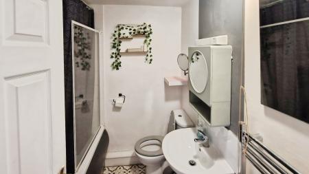 1 bedroom Flat to let in Collingwood House, Washington, Sulgrave, NE37