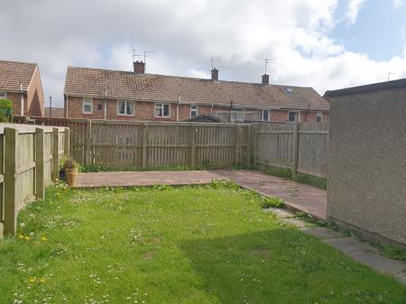 2 bedroom Semi-detached house to let in Geddes Road, Grindon, Sunderland, SR4