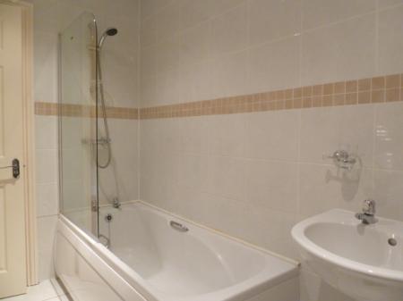 2 bedroom Flat to let in Thornhill Park, Ashbrooke, Sunderland, SR2