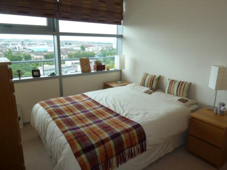 2 bedroom Flat to let in West Wear Street, City Centre, Sunderland, SR1