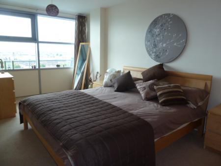 2 bedroom Flat to let in West Wear Street, City Centre, Sunderland, SR1