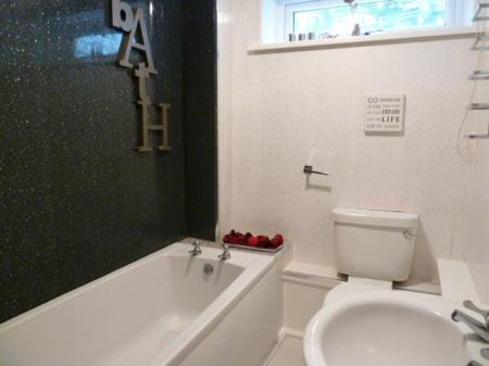 2 bedroom Flat to let in Membury Close, Moorside, Sunderland, SR3