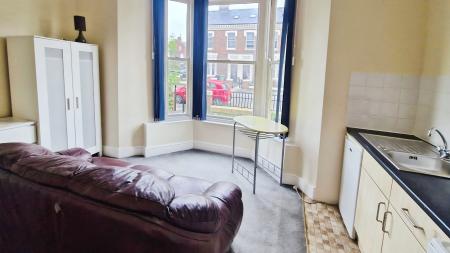 1 bedroom Studio flat to let in Azalea Terrace North, Ashbrooke, Sunderland, SR2
