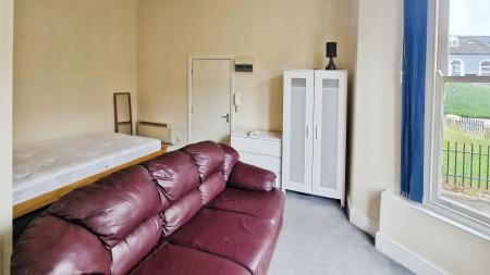 1 bedroom Studio flat to let in Azalea Terrace North, Ashbrooke, Sunderland, SR2