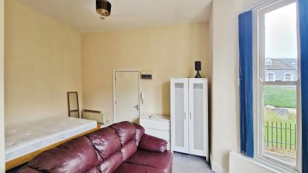 1 bedroom Studio flat to let in Azalea Terrace North, Ashbrooke, Sunderland, SR2