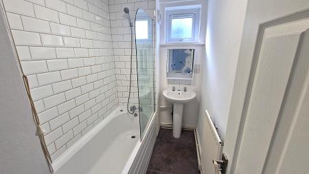 2 bedroom Flat to let in Bodlewell House, Hendon, Sunderland, SR1