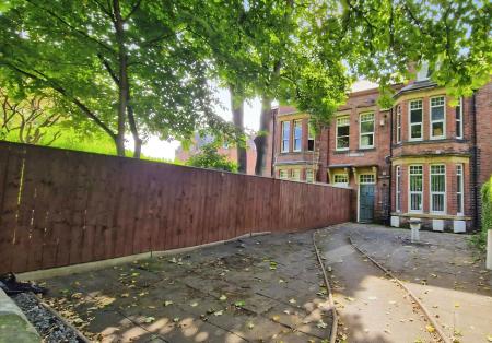 1 bedroom Flat to let in The Oaks West, Ashbrooke, Sunderland, SR2