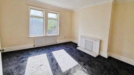 2 bedroom Flat to let in Eden House Road, Eden Vale, Sunderland, SR4