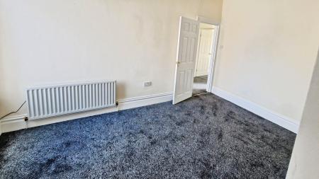 2 bedroom Flat to let in Eden House Road, Eden Vale, Sunderland, SR4