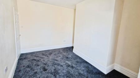 2 bedroom Flat to let in Eden House Road, Eden Vale, Sunderland, SR4