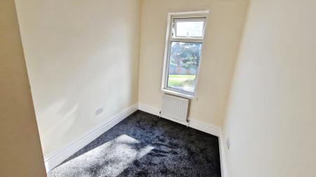 2 bedroom Flat to let in Eden House Road, Eden Vale, Sunderland, SR4