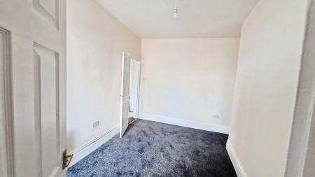 2 bedroom Flat to let in Eden House Road, Eden Vale, Sunderland, SR4