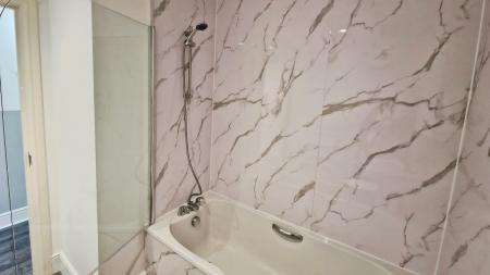 2 bedroom Flat to let in Thornholme Road, Ashbrooke, Sunderland, SR2