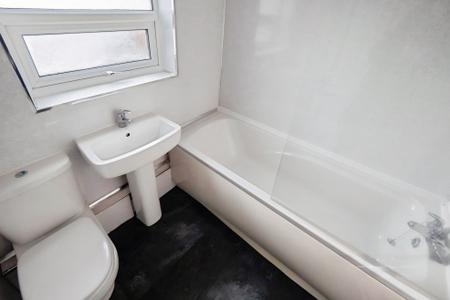 2 bedroom Cottage to let in Stratfield Street, Pallion, Sunderland, SR4