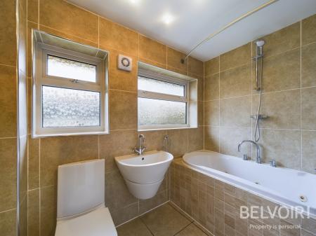 3 bedroom Town house to let in Fairfield Court, Stafford, ST16