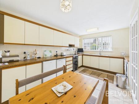 4 bedroom Detached house for sale in Chestnut Close, Stafford, ST18