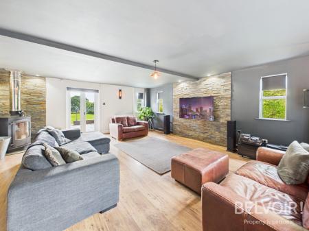 6 bedroom Detached house for sale in Moss Lane, Yarnfield, Stone, ST15