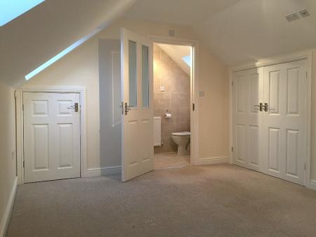 2 bedroom Flat for sale in Oulton Road, Stone, ST15