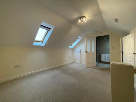 2 bedroom Flat for sale in Oulton Road, Stone, ST15