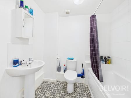 2 bedroom Flat for sale in West Avenue, Hartshill, Stoke On Trent, ST4