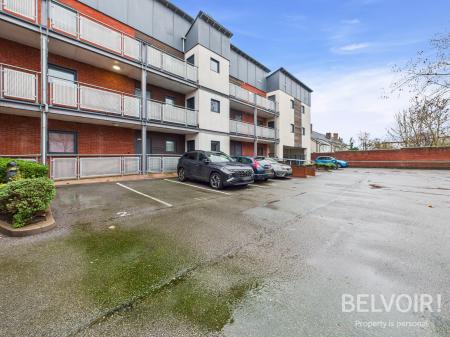 2 bedroom Flat for sale in Marsh House, Stafford, ST16