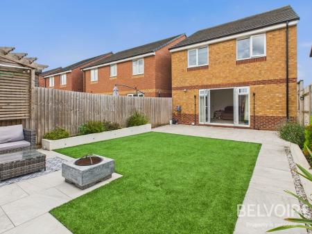 4 bedroom Detached house to let in Burbank Burrow, Stafford, ST16