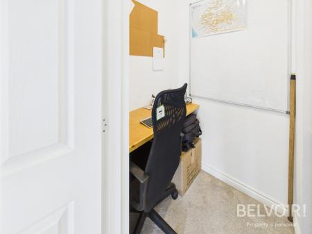 4 bedroom Detached house to let in Burbank Burrow, Stafford, ST16