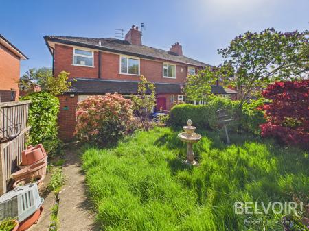 3 bedroom Town house for sale in Ashlands Road, Newcastle Under Lyme, ST4