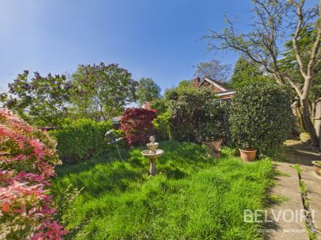 3 bedroom Town house for sale in Ashlands Road, Newcastle Under Lyme, ST4