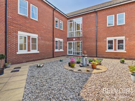 2 bedroom Flat to let in Brandwood Walk, Weston, ST18