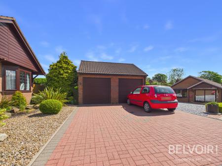 2 bedroom Bungalow for sale in Beechfield Drive, Walton on the Hill, Stafford, ST17
