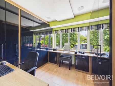 4 bedroom Semi-detached house for sale in Eleanor Place, Westlands, Newcastle Under Lyme, ST5