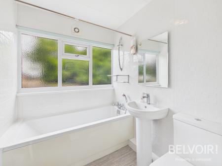 4 bedroom Detached house to let in Rambleford Way, Parkside, Stafford, ST16