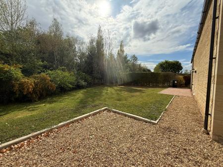 1 bedroom Flat to let in Stamford Rd, Toft, PE10