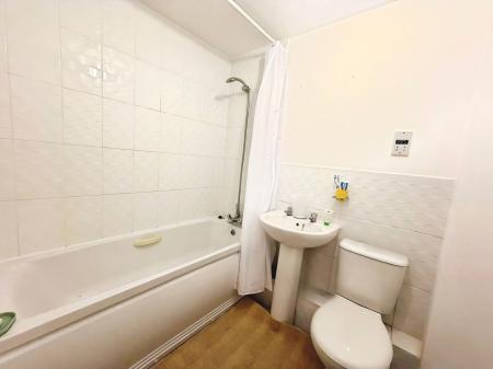 2 bedroom Flat for sale in The Pollards, Bourne, PE10