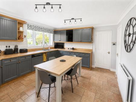 4 bedroom Detached house for sale in Violet Close, Morton, PE10