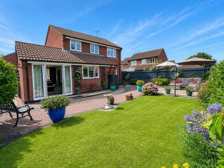 4 bedroom Detached house for sale in Violet Close, Morton, PE10