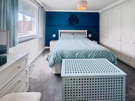 4 bedroom Detached house for sale in Violet Close, Morton, PE10