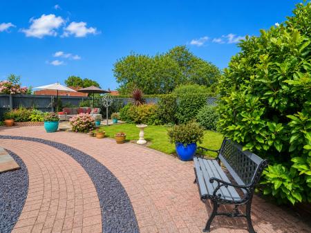 4 bedroom Detached house for sale in Violet Close, Morton, PE10