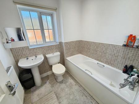 2 bedroom Terraced House to let in Ascot Close, Elsea Park, Bourne, PE10