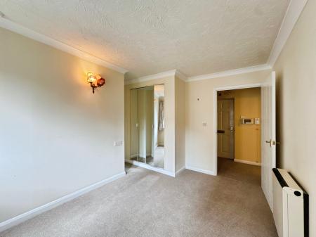 1 bedroom Apartment for sale in Swan Court, Banbury Rd, Stratford-upon-Avon, CV37