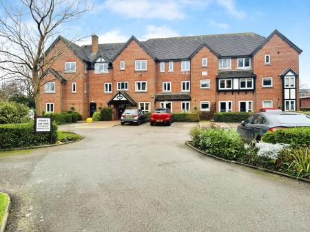1 bedroom Apartment for sale in Swan Court, Banbury Rd, Stratford-upon-Avon, CV37